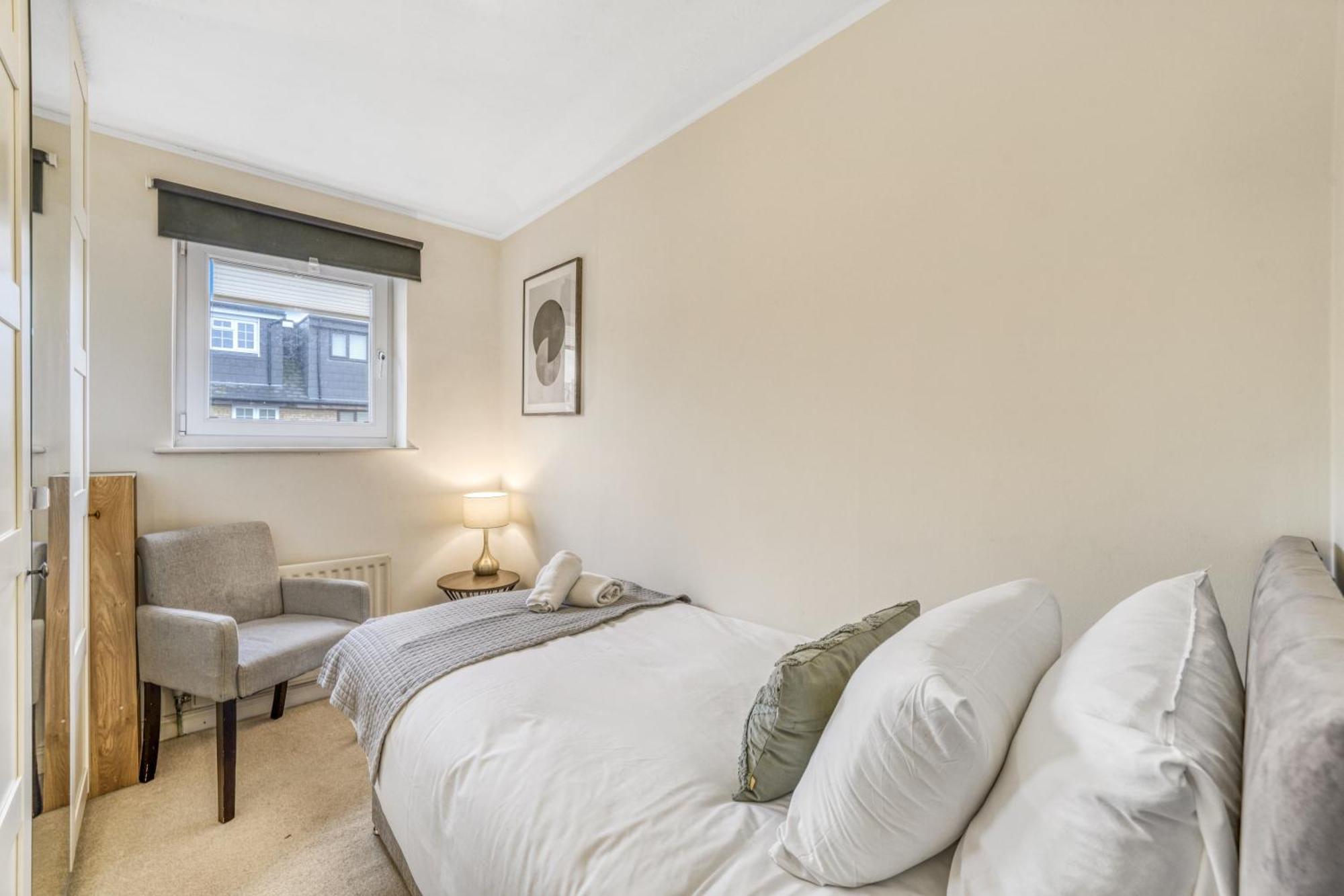 Executive 4 Bedroom Town House In Canada Water Free Wifi & Parking By City Stay Aparts London Exterior photo