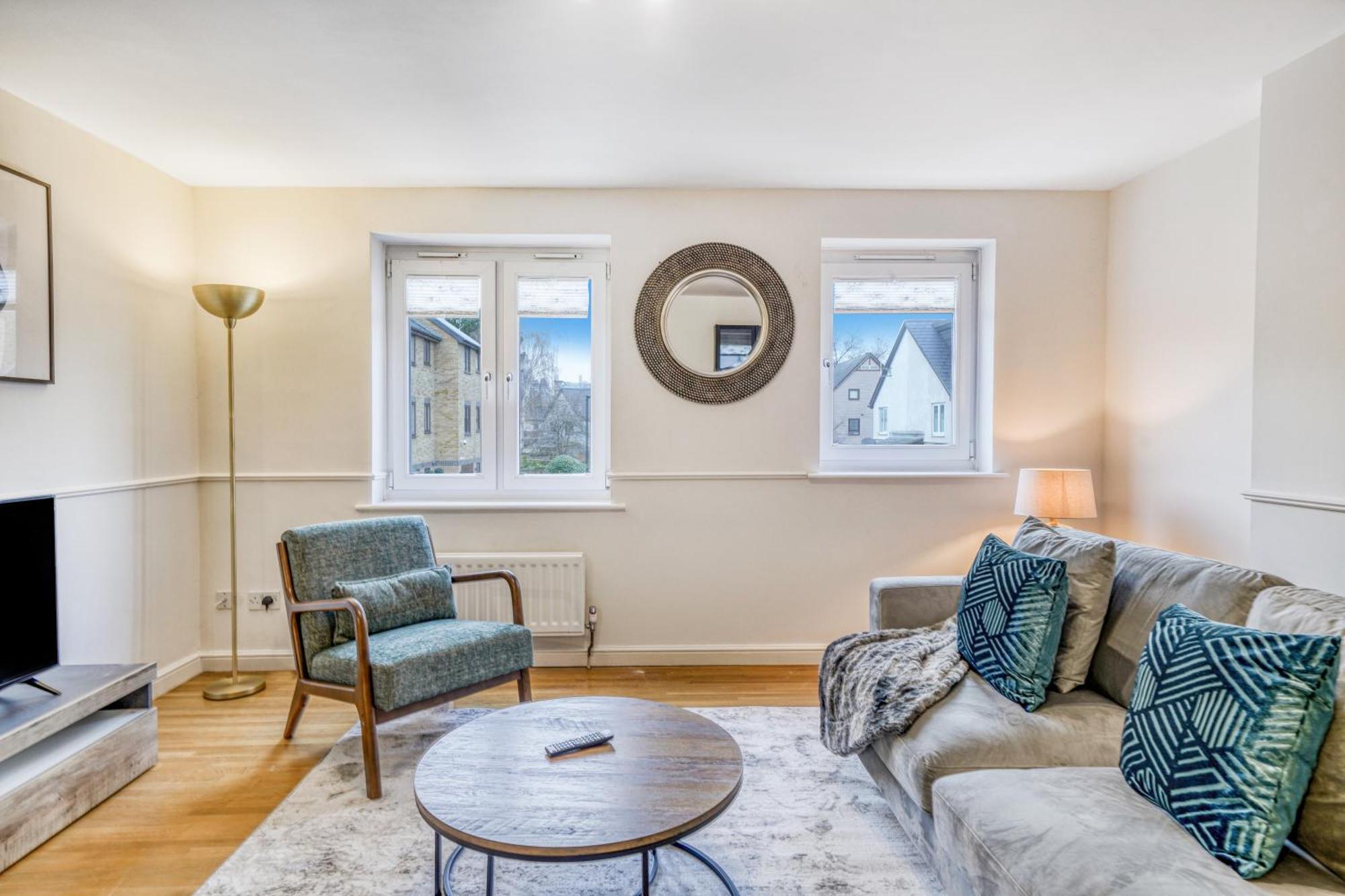 Executive 4 Bedroom Town House In Canada Water Free Wifi & Parking By City Stay Aparts London Exterior photo