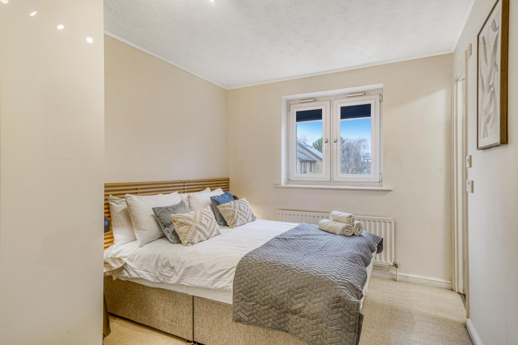 Executive 4 Bedroom Town House In Canada Water Free Wifi & Parking By City Stay Aparts London Exterior photo
