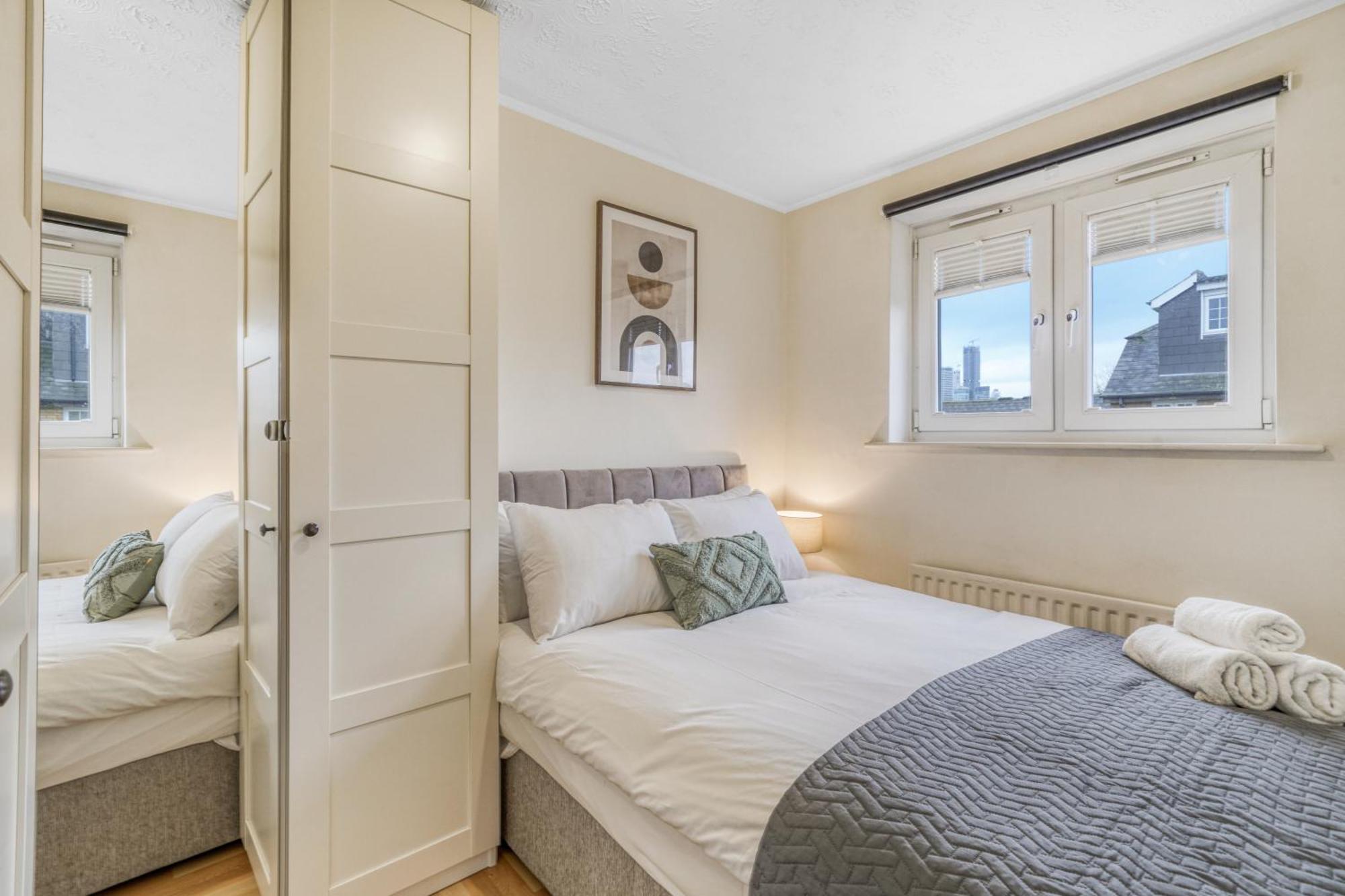 Executive 4 Bedroom Town House In Canada Water Free Wifi & Parking By City Stay Aparts London Exterior photo